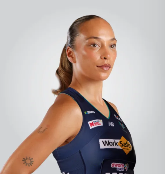 Mila Reuelu Buchanan 560x560